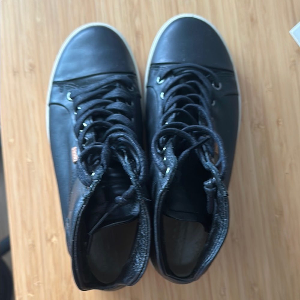 Ecco womens High-Top Sneakers